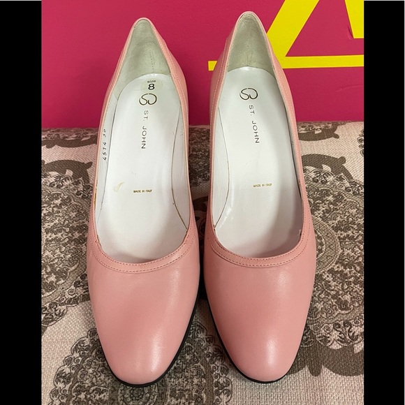 St. John Knits Leather Kitten Heel Almond Toe Classic 8 Pink Pumps NEW - Picture 2 of 5